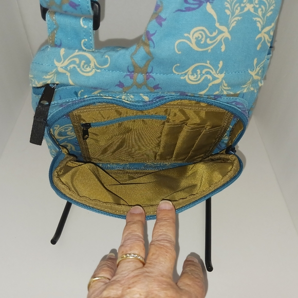 Kavu Seattle Slingback Crossbody Bag, Discontinued, GUC - Picture 4 of 9